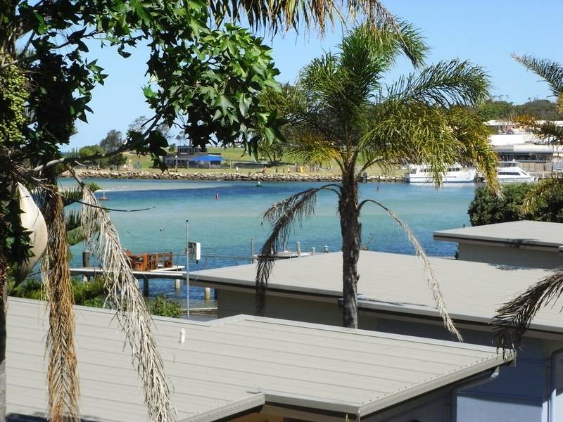 1/15 Wood Crs, Huskisson NSW 2540