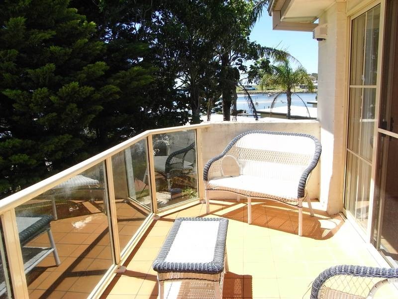 1/15 Wood Crs, Huskisson NSW 2540
