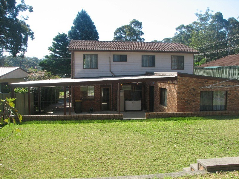 4 Lachlan Crescent, St Georges Basin NSW 2540