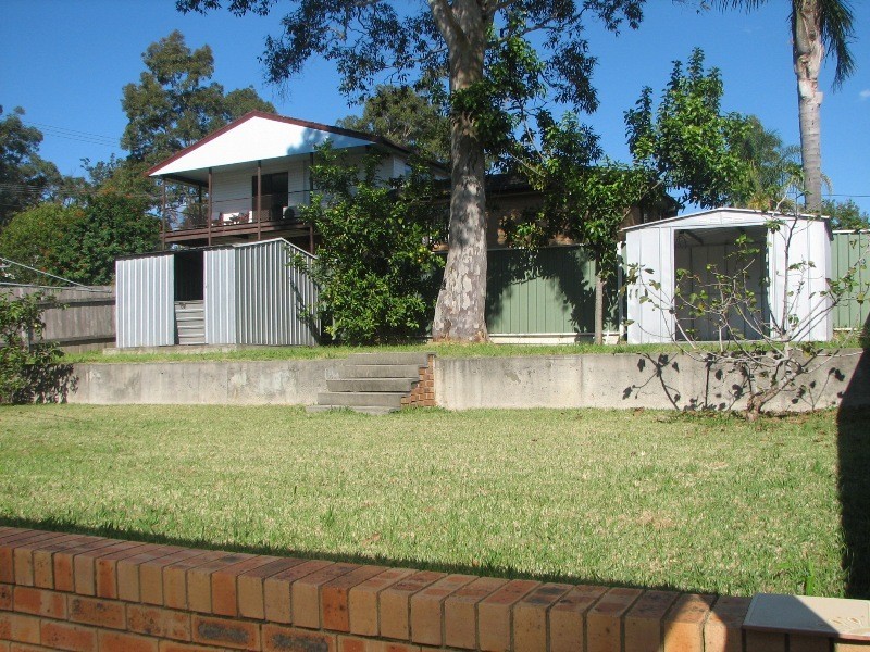 4 Lachlan Crescent, St Georges Basin NSW 2540