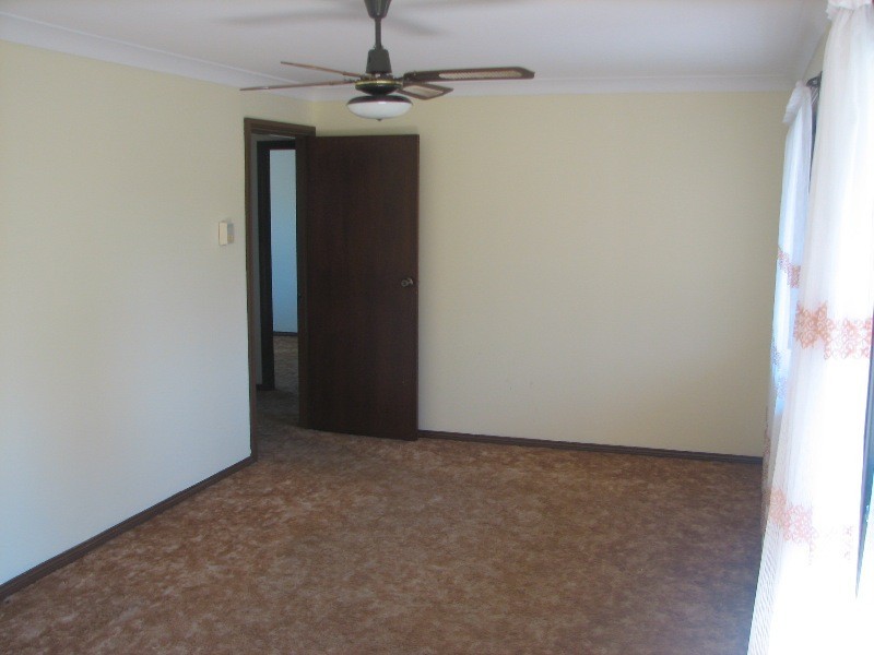 4 Lachlan Crescent, St Georges Basin NSW 2540