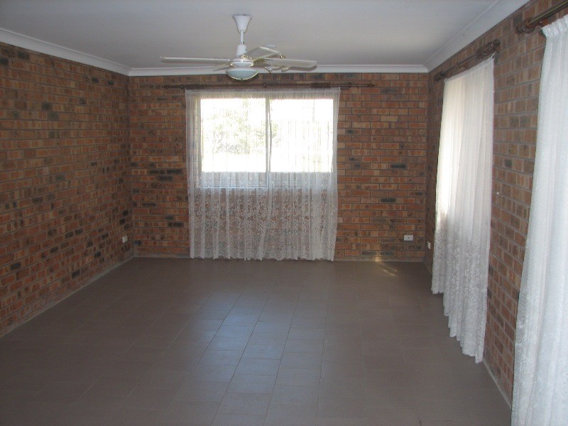 4 Lachlan Crescent, St Georges Basin NSW 2540