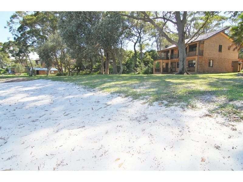 12 Deakin Street, Wrights Beach NSW 2540