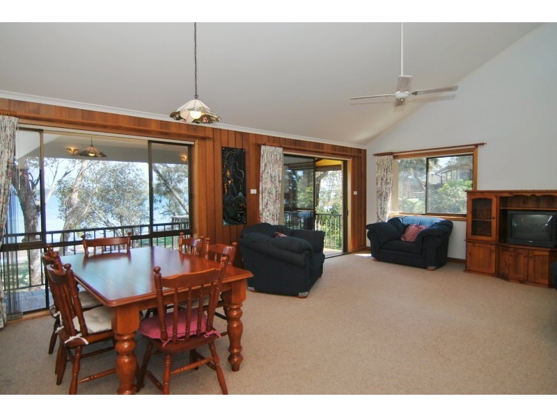 12 Deakin Street, Wrights Beach NSW 2540