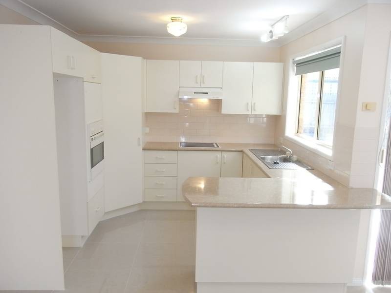 3 Moroney Avenue, St Georges Basin NSW 2540