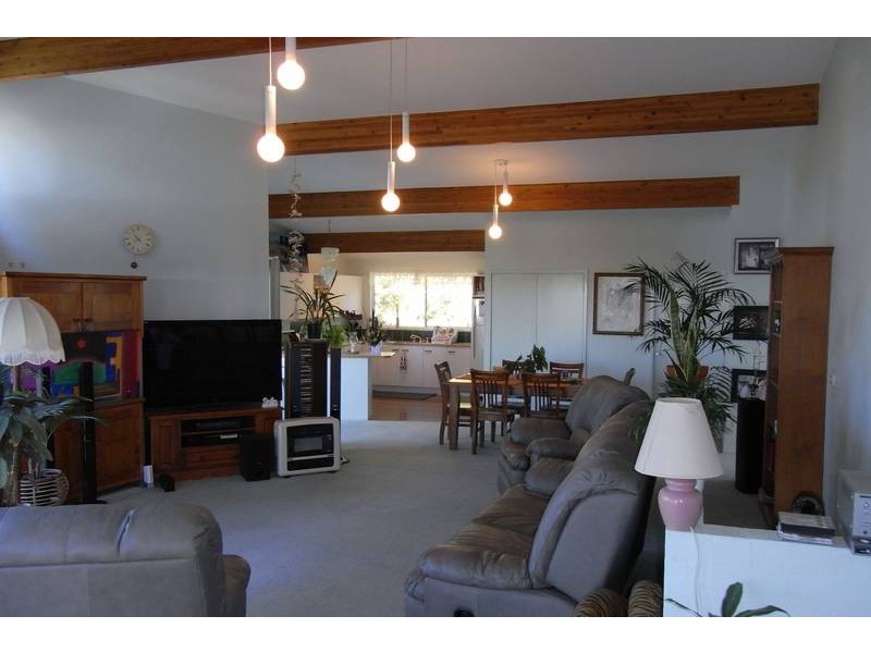 303 Elizabeth Drive, Vincentia NSW 2540