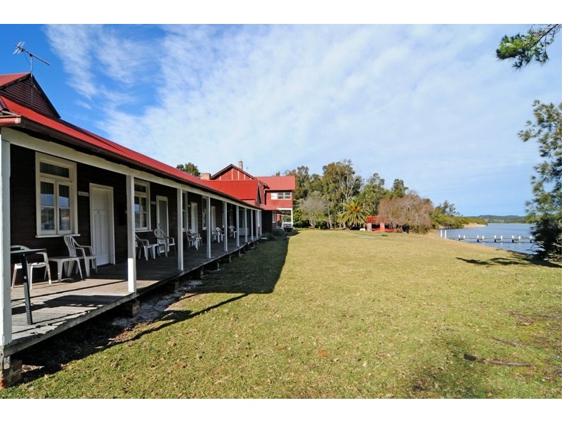 1 Ellmoos Road, Sussex Inlet NSW 2540
