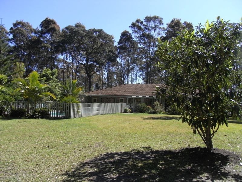 12 Streamside Street, Woollamia NSW 2540