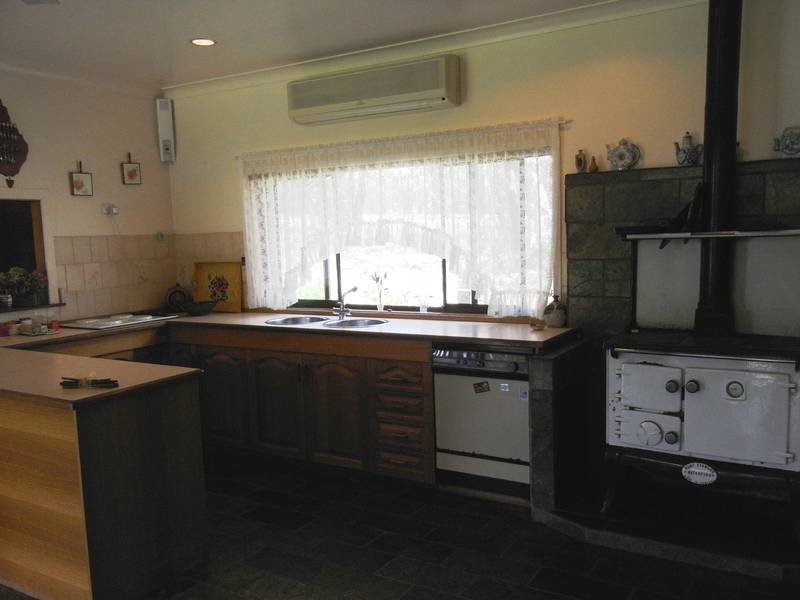 369 Sussex Inlet Road, Sussex Inlet NSW 2540