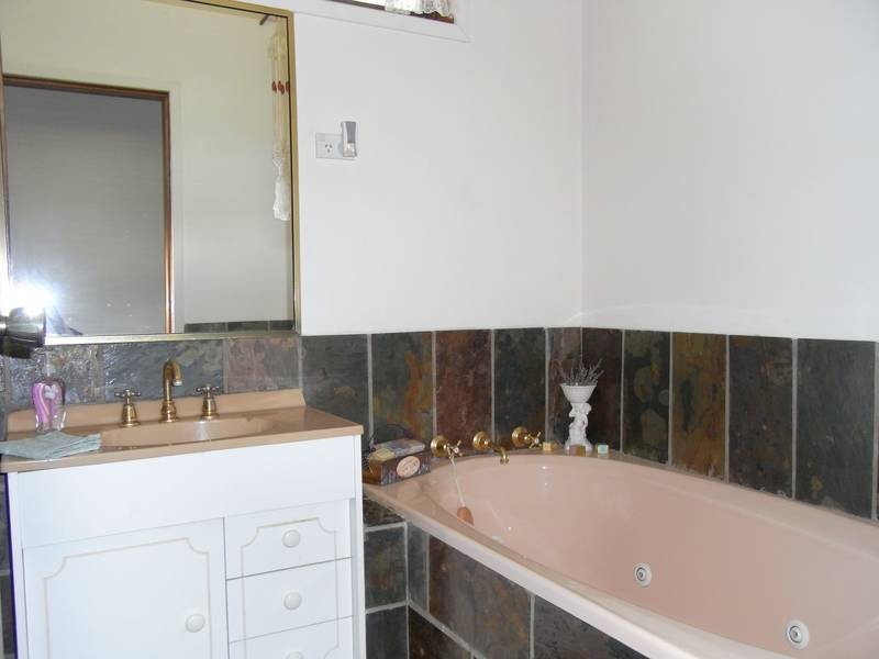 369 Sussex Inlet Road, Sussex Inlet NSW 2540