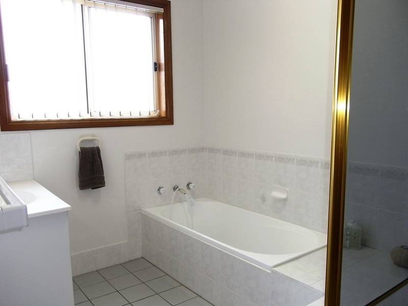 28 Claylands Drive, St Georges Basin NSW 2540