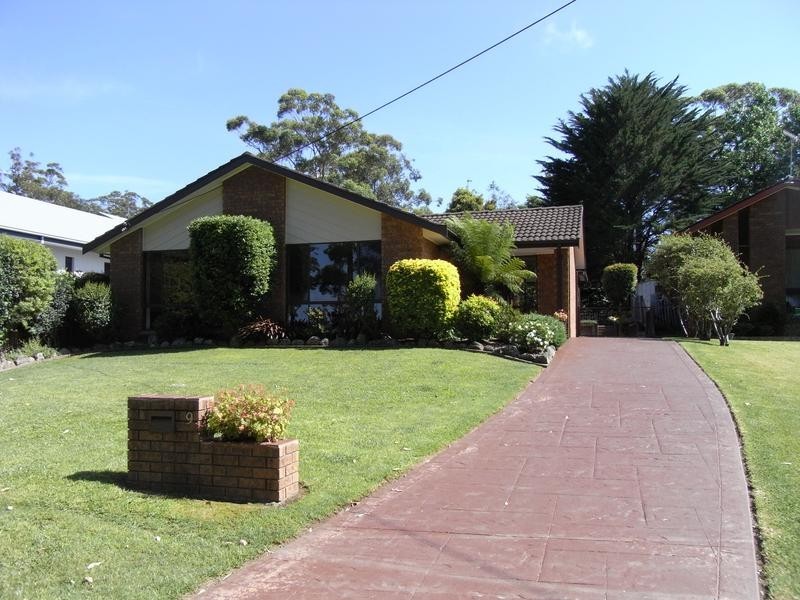 9 Basin View Parade, Basin View NSW 2540