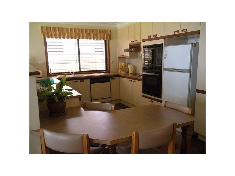 9 Basin View Parade, Basin View NSW 2540