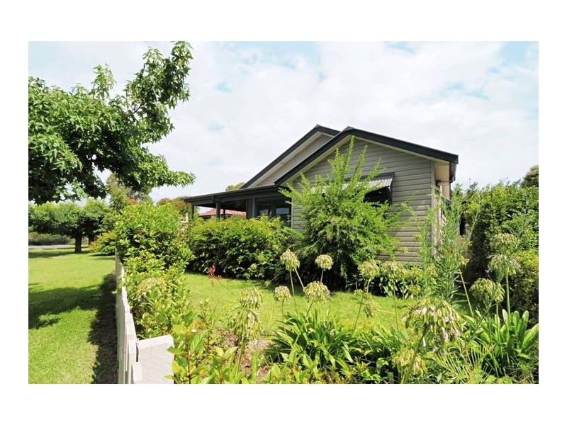 4 Tomerong Street, Huskisson NSW 2540