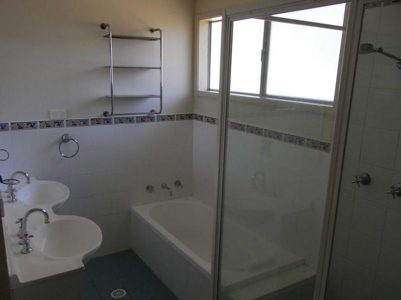 11 Elizabeth Drive, Vincentia NSW 2540