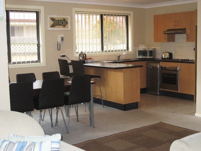 2/36 Duncan Street, Huskisson NSW 2540