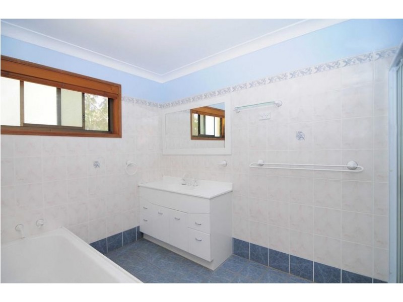 16 Rauch Close, St Georges Basin NSW 2540