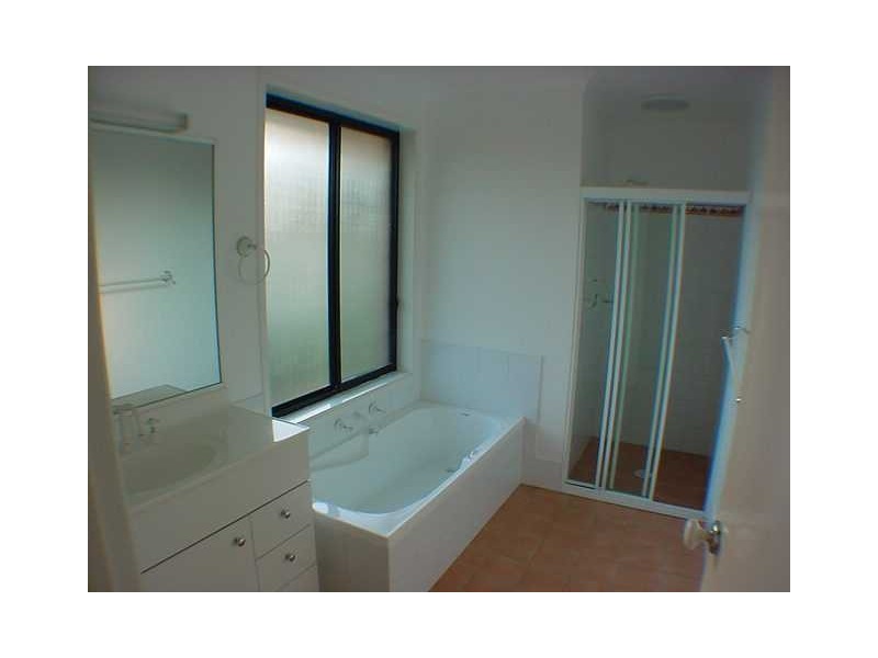 33 Claylands Drive, St Georges Basin NSW 2540
