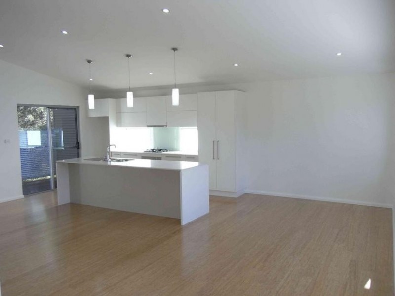 33 Elizabeth Drive, Vincentia NSW 2540
