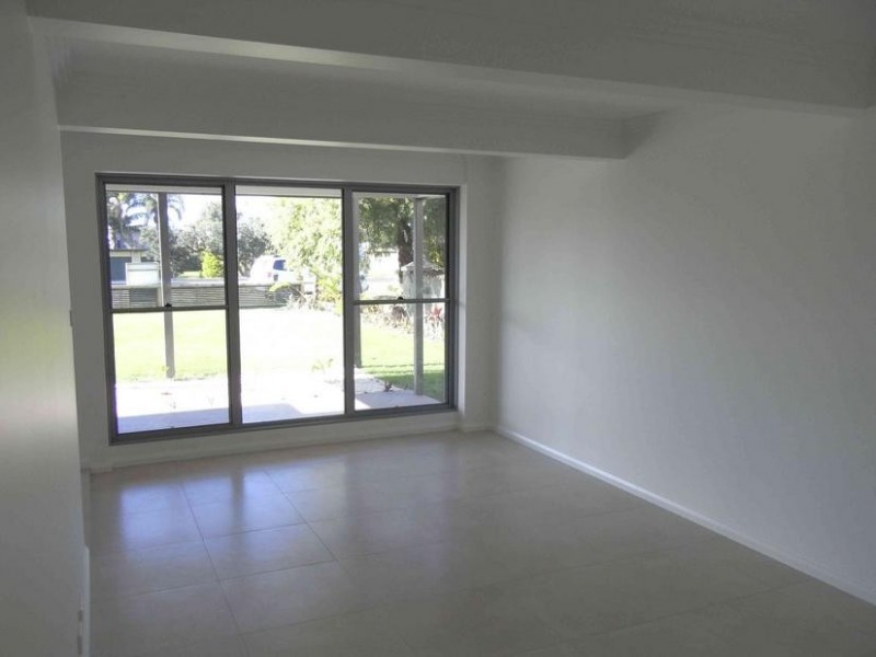 33 Elizabeth Drive, Vincentia NSW 2540