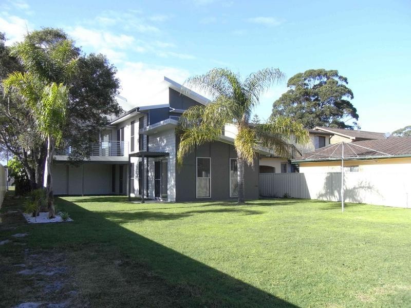 33 Elizabeth Drive, Vincentia NSW 2540