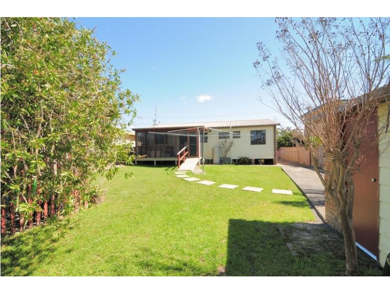 14 Kingsford Smith Crescent, Sanctuary Point NSW 2540
