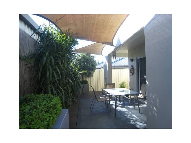 2/21 Duncan Street, Huskisson NSW 2540