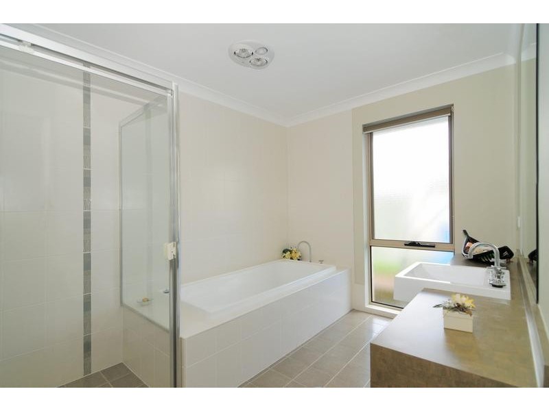 19 Capeland Avenue, Sanctuary Point NSW 2540