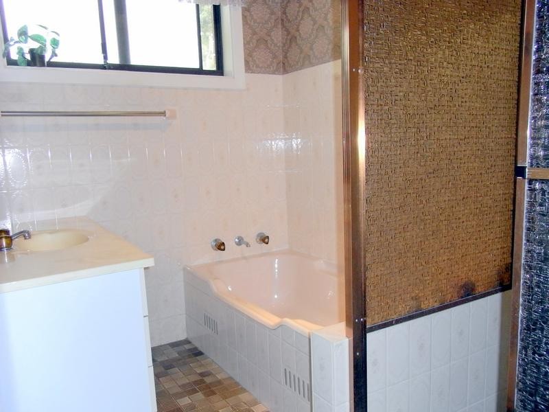 230 Loralyn Avenue, Sanctuary Point NSW 2540