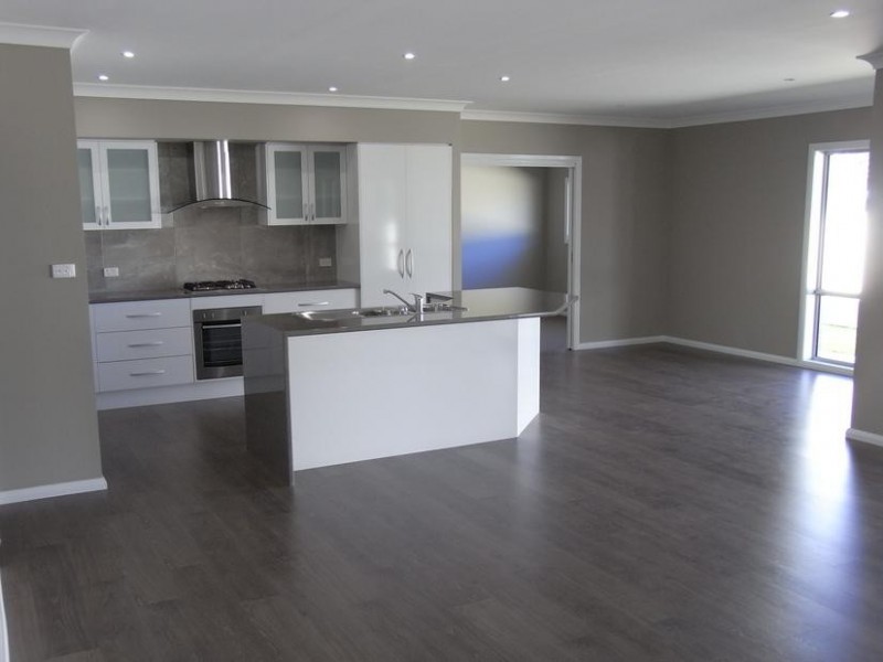 10 Paino Crescent, Sanctuary Point NSW 2540