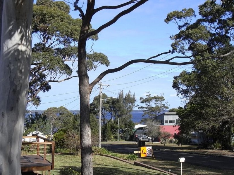 4 High Street, Erowal Bay NSW 2540