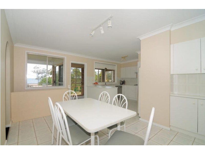 13 Loralyn Avenue, St Georges Basin NSW 2540