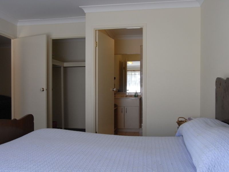 26 Streamside Street, Woollamia NSW 2540