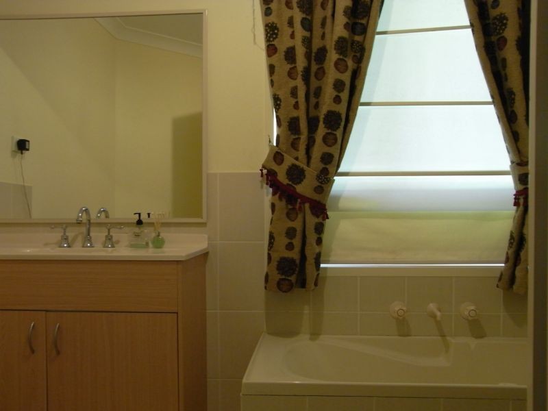 26 Streamside Street, Woollamia NSW 2540