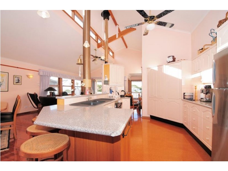 27 Tulip Street, Hyams Beach NSW 2540