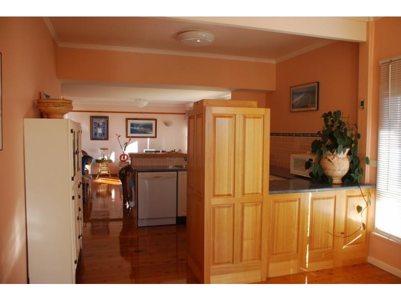 27 Tulip Street, Hyams Beach NSW 2540