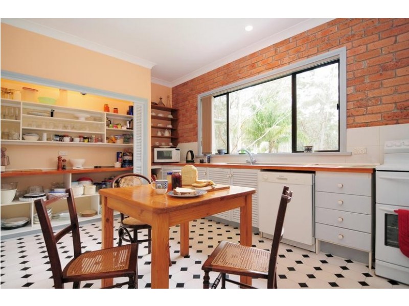 52 Streamside Street, Woollamia NSW 2540