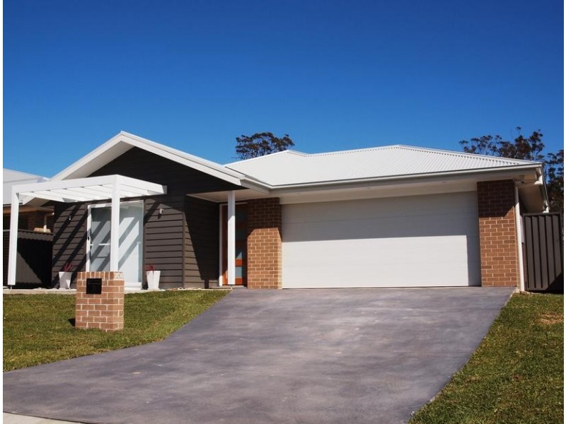 21 Summercloud Crescent, Vincentia NSW 2540