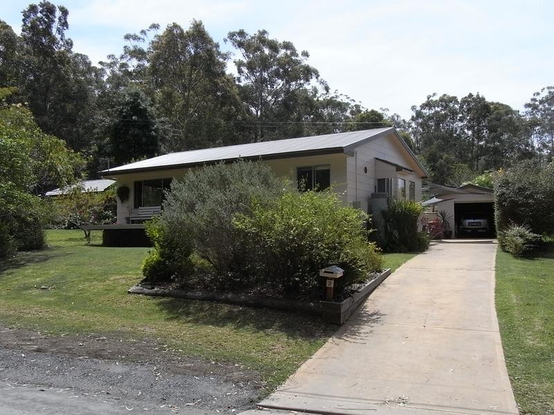 3 Boathaven Avenue, Basin View NSW 2540