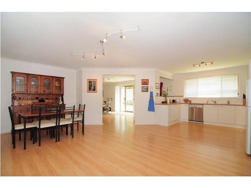 8 Carver Court, St Georges Basin NSW 2540