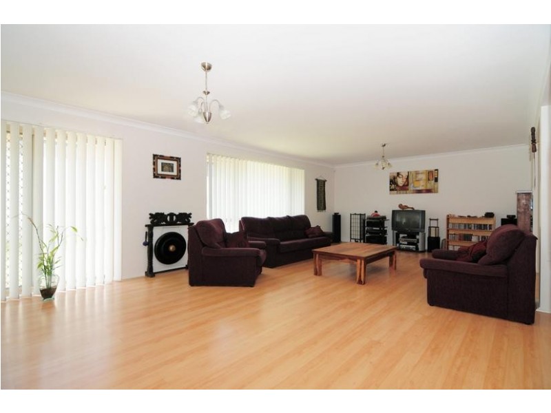 8 Carver Court, St Georges Basin NSW 2540