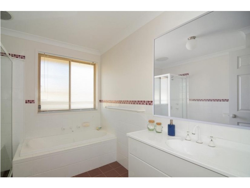 8 Carver Court, St Georges Basin NSW 2540