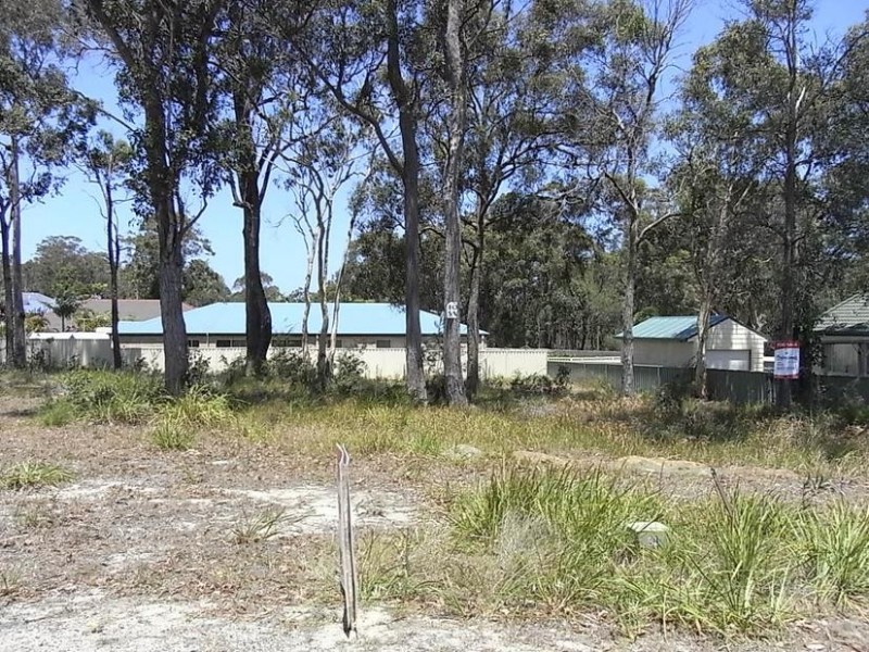 8 Hewitt Avenue, St Georges Basin NSW 2540