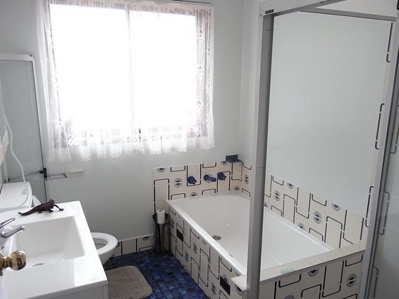 1 Truscott Avenue, Sanctuary Point NSW 2540