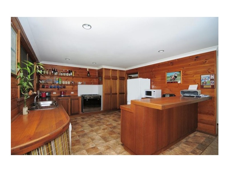 9 Watt Road, Falls Creek NSW 2540