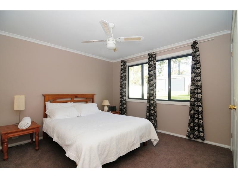 18 Kallaroo Road, Erowal Bay NSW 2540