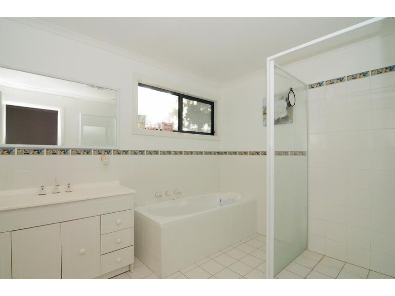 18 Kallaroo Road, Erowal Bay NSW 2540