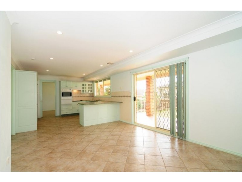 8 Troubridge Drive, Vincentia NSW 2540