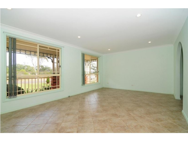 8 Troubridge Drive, Vincentia NSW 2540