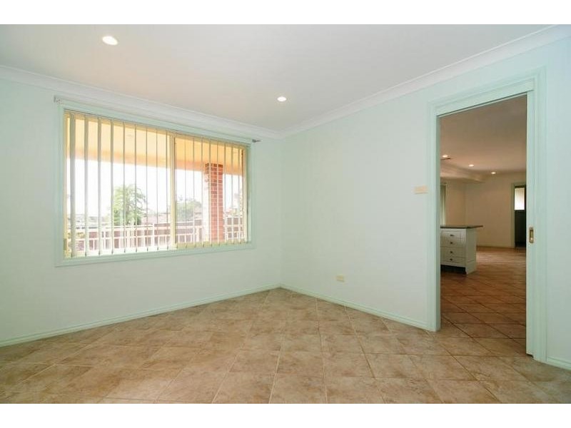 8 Troubridge Drive, Vincentia NSW 2540